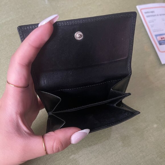 Gucci Black Leather Wallet with Silver G Clasp – Vintage Authentic - Picture 5 of 11